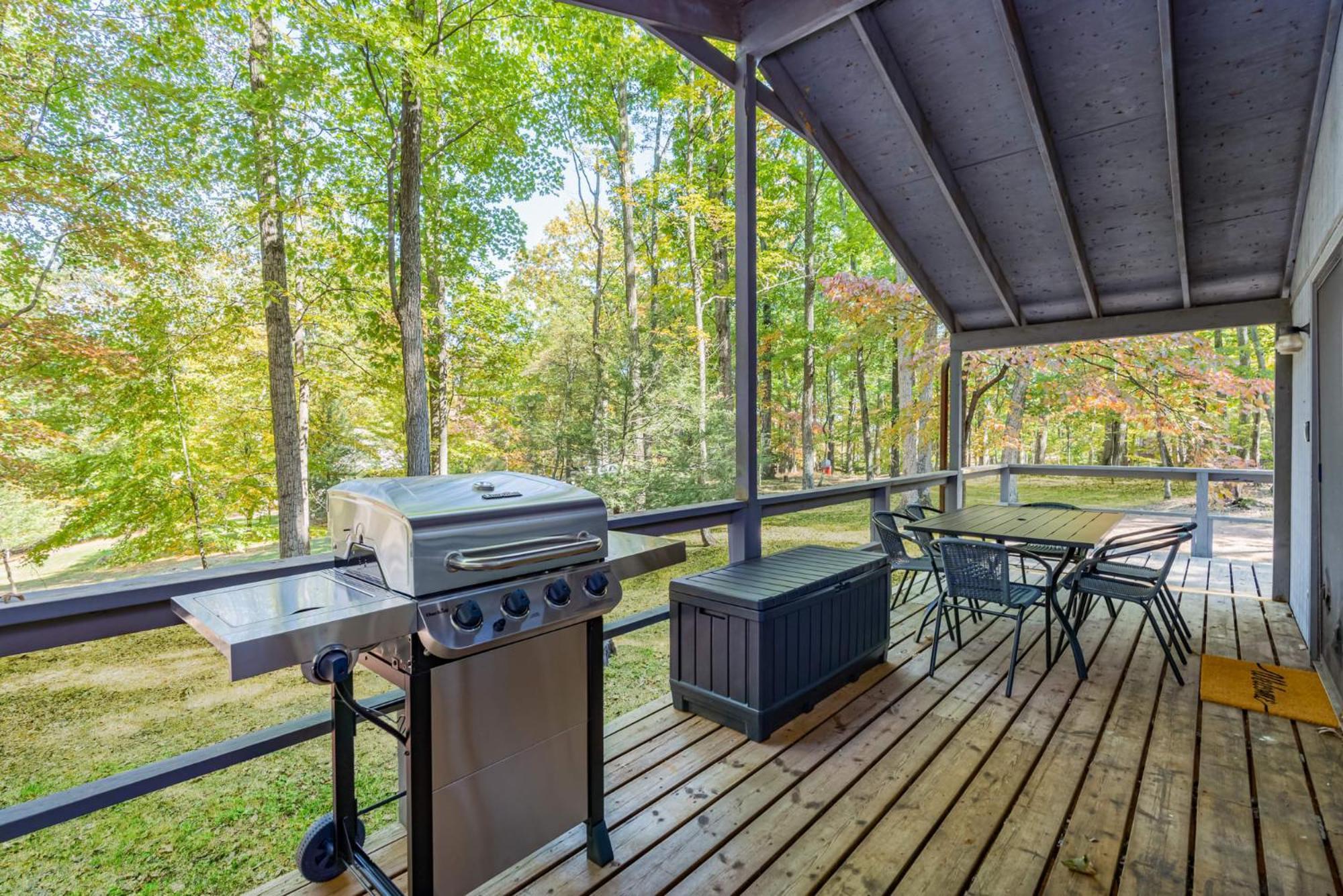 Spacious W Hot Tub, Fire Pit, Deck, Grill And Wifi Villa Hedgesville Exterior photo